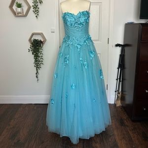 Quinceañera, prom, birthday, dressy